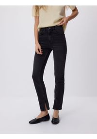 Reserved - Jeansy slim fit high waist - czarny. Stan: podwyższony. Kolor: czarny #1