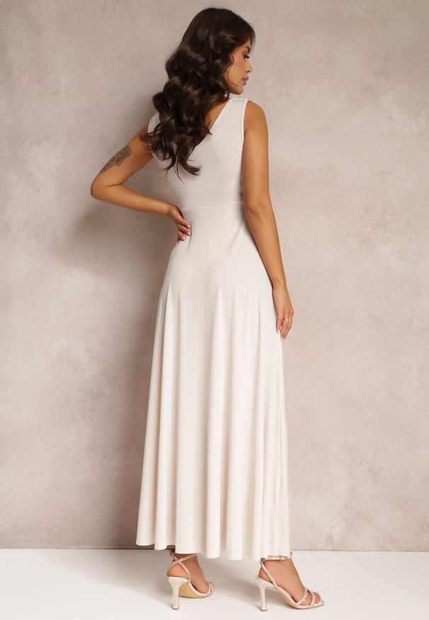 Renee - Beżowa Sukienka Maxi Bez Rękawów z Ozdobnym Marszczeniem na Biuście Eliphira. Kolor: beżowy. Długość rękawa: bez rękawów. Długość: maxi