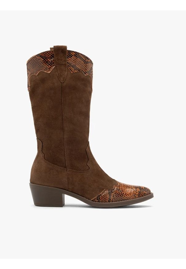 Ryłko - Brązowe kozaki kowbojki ze zwierzęcym printem. Zapięcie: zamek. Kolor: brązowy. Materiał: welur, skóra. Szerokość cholewki: normalna. Wzór: motyw zwierzęcy, nadruk. Obcas: na obcasie. Styl: street. Wysokość obcasa: średni