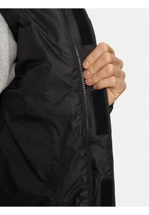 The North Face Kurtka zimowa Limbara NF0A89G3 Czarny Regular Fit. Kolor: czarny. Materiał: syntetyk. Sezon: zima