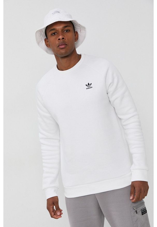 adidas Originals Bluza męska kolor biały z nadrukiem. Okazja: na co dzień. Kolor: biały. Materiał: dzianina, poliester. Długość rękawa: raglanowy rękaw. Wzór: nadruk. Styl: casual
