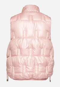 Born2be - Różowa Kamizelka Pikowana z Wysokim Kołnierzem i Kieszeniami Irinae. Okazja: na co dzień, na spotkanie biznesowe. Kolor: różowy. Materiał: jeans. Styl: casual, biznesowy #4