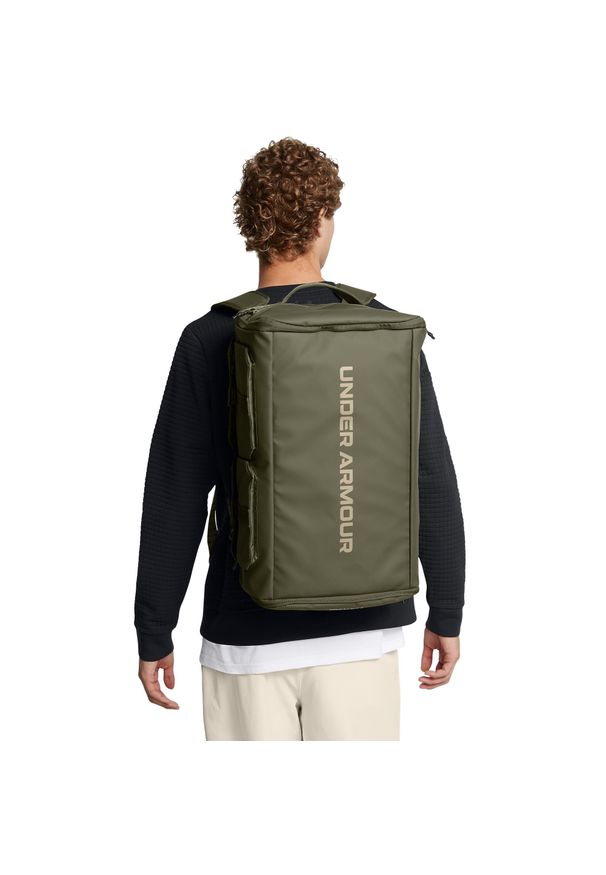 Plecak sportowy Under Armour Triumph. Kolor: zielony. Styl: sportowy