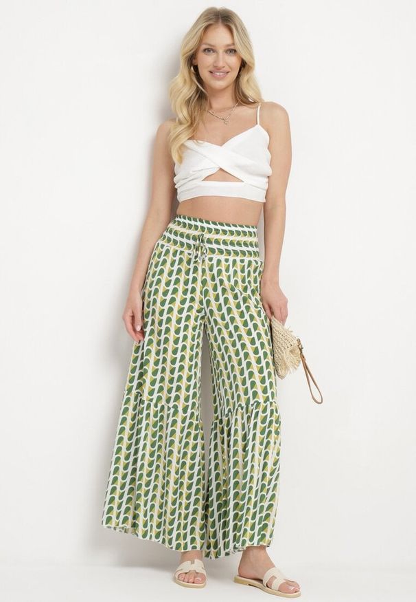 Born2be - Zielono-Żółte Wiskozowe Spodnie Palazzo z Gumką w Pasie i Wysokim Stanem Tiimabell. Okazja: na co dzień. Stan: podwyższony. Kolor: zielony. Materiał: wiskoza. Styl: elegancki, casual