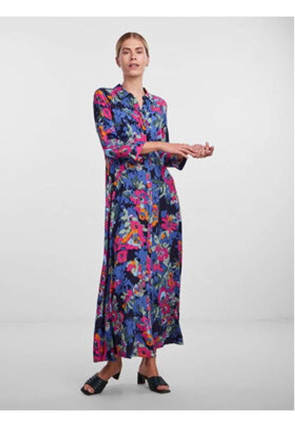 YAS Sukienka koszulowa Savanna 26022663 Kolorowy Loose Fit. Materiał: wiskoza. Wzór: kolorowy. Typ sukienki: koszulowe