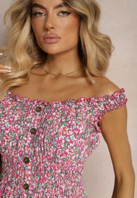 Renee - Różowa Taliowana Sukienka Bawełniana o Rozkloszowanym Kroju z Gumką w Pasie Nelyssa. Okazja: na co dzień. Kolor: różowy. Materiał: bawełna. Styl: casual #5