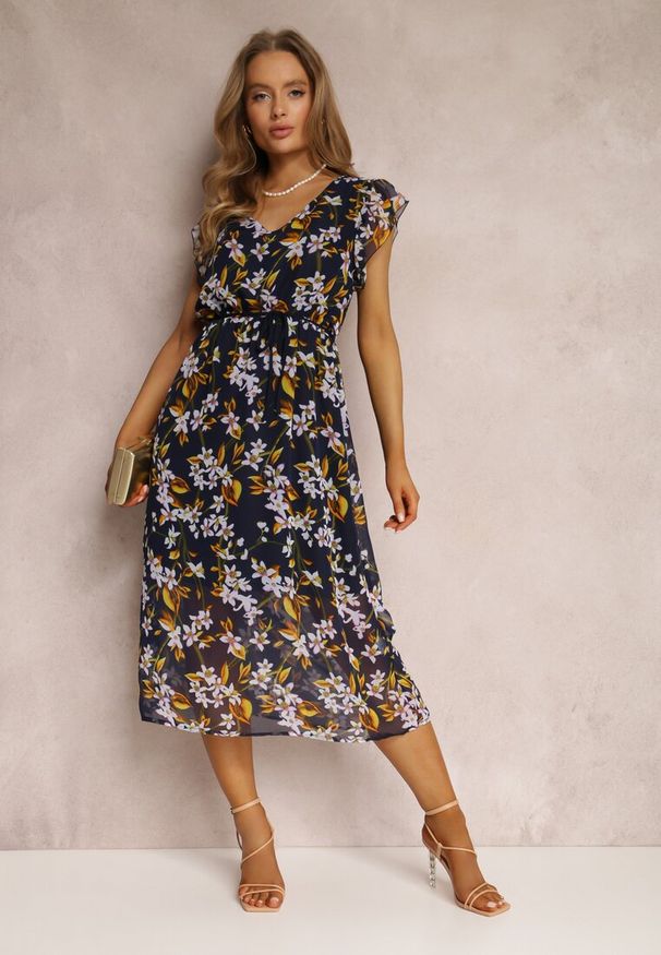 Renee - Granatowa Sukienka Vimmy. Kolor: niebieski. Materiał: tkanina, jeans, materiał, wiskoza. Długość rękawa: krótki rękaw. Wzór: aplikacja, kwiaty. Styl: klasyczny. Długość: midi