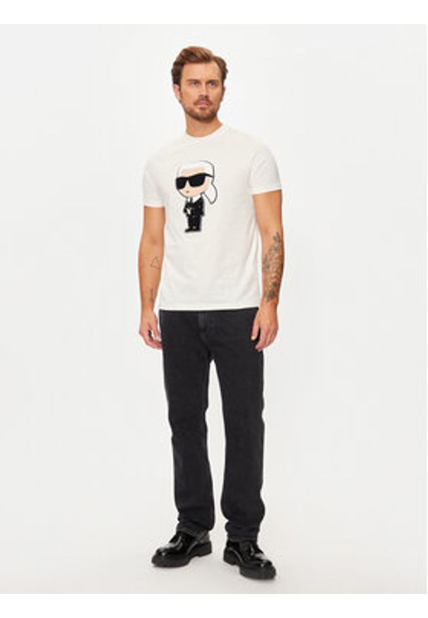 Karl Lagerfeld - KARL LAGERFELD T-Shirt 755075 544250 Biały Regular Fit. Typ kołnierza: dekolt w karo. Kolor: biały. Materiał: bawełna