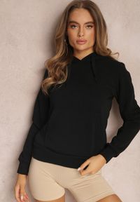 Renee - Czarna Bluza z Kapturem Medo. Typ kołnierza: kaptur. Kolor: czarny. Materiał: polar, jeans, tkanina. Długość rękawa: długi rękaw. Długość: długie. Wzór: prążki. Styl: sportowy #3