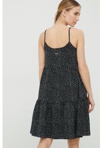 outhorn - Outhorn sukienka bawełniana kolor czarny mini rozkloszowana. Kolor: czarny. Materiał: bawełna. Długość rękawa: na ramiączkach. Wzór: nadruk. Długość: mini #5