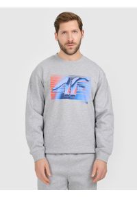 4f - 4F Bluza dresowa nierozpinana bez kaptura męska - szara M. Okazja: na spacer, do pracy, na co dzień. Typ kołnierza: bez kaptura. Kolor: szary. Materiał: dresówka. Styl: casual, klasyczny. Sport: turystyka piesza #1