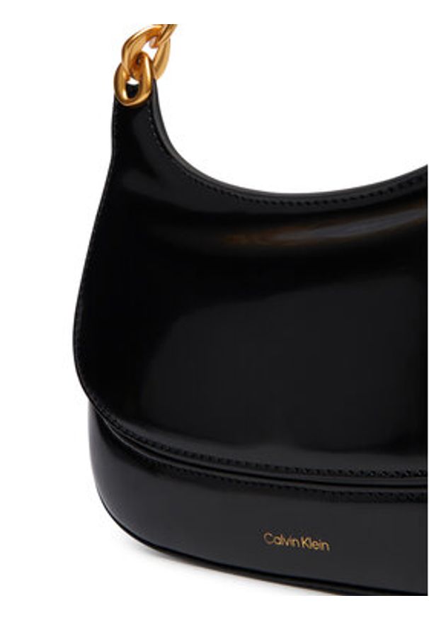 Calvin Klein Torebka Chain Shoulder Bag LV04F3403G Czarny. Kolor: czarny. Materiał: skórzane