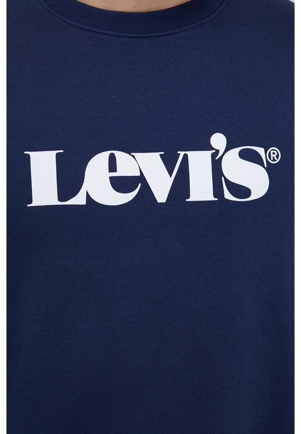 Levi's® - Levi's bluza męska kolor granatowy z nadrukiem. Okazja: na spotkanie biznesowe. Kolor: niebieski. Materiał: dzianina. Wzór: nadruk. Styl: biznesowy