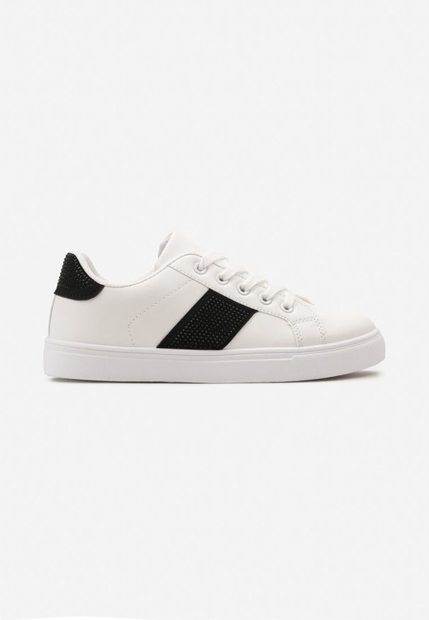 Renee - Biało-Czarne Sneakersy ze Wstawkami Pokrytymi Cyrkoniami Almarie. Okazja: na co dzień. Nosek buta: okrągły. Zapięcie: sznurówki. Kolor: biały. Materiał: materiał, jeans. Obcas: na obcasie. Wysokość obcasa: niski