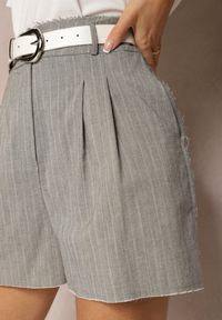 Renee - Szare Szorty High Waist Zapinane na Zamek Błyskawiczny Tiamarella. Stan: podwyższony. Kolor: szary. Długość: krótkie. Sezon: lato. Styl: elegancki #5
