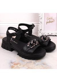 Skórzane sandały damskie z łańcuszkiem czarne Filippo DS4614. Kolor: czarny. Materiał: skóra