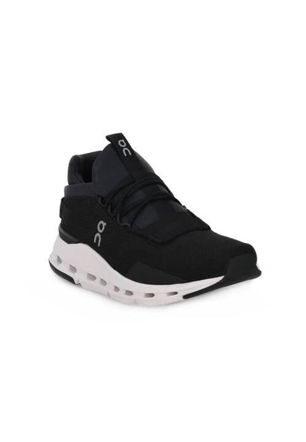 Buty do chodzenia damskie On Cloudnova. Zapięcie: sznurówki. Kolor: czarny, wielokolorowy. Materiał: materiał. Szerokość cholewki: normalna. Sport: turystyka piesza