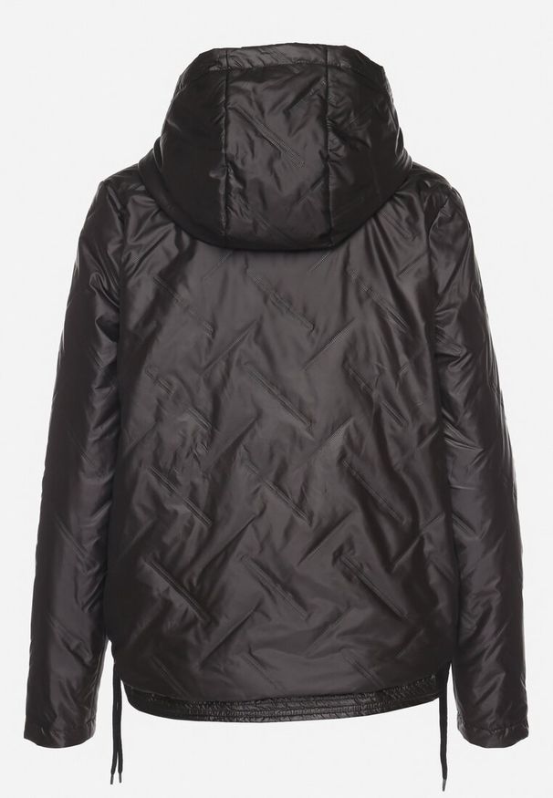 Born2be - Czarna Kurtka Pikowana z Odpinanym Kapturem i Ściągaczami po Bokach Nusarianis. Okazja: na co dzień, na spacer. Kolor: czarny. Materiał: jeans. Długość rękawa: długi rękaw. Długość: długie. Styl: casual, elegancki