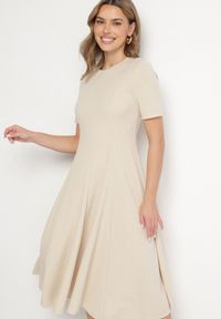 Born2be - Beżowa Sukienka Rozkloszowana z Taliowaniem Telorwena. Okazja: na ślub cywilny, na wesele, na randkę. Kolor: beżowy. Długość rękawa: krótki rękaw. Styl: klasyczny #4