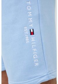 TOMMY HILFIGER - Tommy Hilfiger szorty męskie kolor niebieski. Okazja: na co dzień. Kolor: niebieski. Materiał: dzianina. Wzór: gładki. Styl: casual #2
