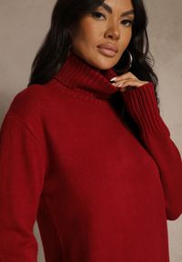 Renee - Bordowa Sweterkowa Sukienka z Bawełną i Golfem Reinaria. Okazja: na co dzień. Typ kołnierza: golf. Kolor: czerwony. Materiał: bawełna. Styl: casual