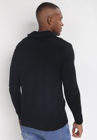 Born2be - Czarny Sweter Cretadus. Kolor: czarny. Materiał: jeans, dzianina. Długość rękawa: długi rękaw. Długość: długie. Wzór: jednolity, gładki. Sezon: jesień, zima. Styl: klasyczny, elegancki #3