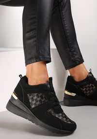 Born2be - Czarne Sneakersy Tyrysus. Okazja: na co dzień. Wysokość cholewki: przed kostkę. Kolor: czarny. Materiał: jeans, materiał. Szerokość cholewki: normalna. Obcas: na koturnie