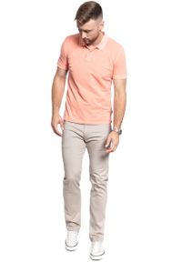 Wrangler - MĘSKA KOSZULKA POLO WRANGLER SS OVERDYE POLO MELON ORANGE W7F4KQA04 112131803. Typ kołnierza: polo #7