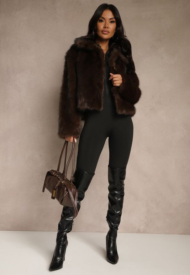 Renee - Brązowa Kurtka Futerko o Fasonie Cropped z Kołnierzem Abentia. Okazja: na co dzień. Kolor: brązowy. Materiał: futro. Sezon: zima. Styl: casual