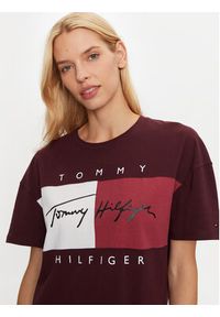 TOMMY HILFIGER - Tommy Hilfiger Sukienka codzienna UW0UW05631 Czerwony Relaxed Fit. Okazja: na co dzień. Kolor: czerwony. Materiał: bawełna. Typ sukienki: proste. Styl: casual