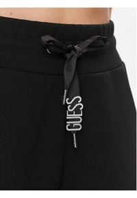Guess Spodnie dresowe Logo W4RB46 KBYE2 Czarny Regular Fit. Kolor: czarny. Materiał: dresówka, syntetyk #4