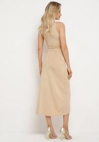 Born2be - Beżowa Asymetryczna Sukienka Koktajlowa na Jedno Ramię z Wycięciem i Metalową Klamrą Violea. Okazja: na imprezę. Kolor: beżowy. Długość rękawa: długi rękaw. Typ sukienki: asymetryczne. Styl: wizytowy #3