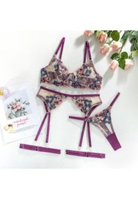 Intica - Komplet bielizny z haftem na romantyczne okazje Geronima. Kolor: wielokolorowy. Materiał: tkanina, skóra. Wzór: haft