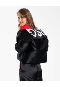 DSG - Czarna pikowana kurtka z logo. Kolor: czarny. Materiał: materiał #2