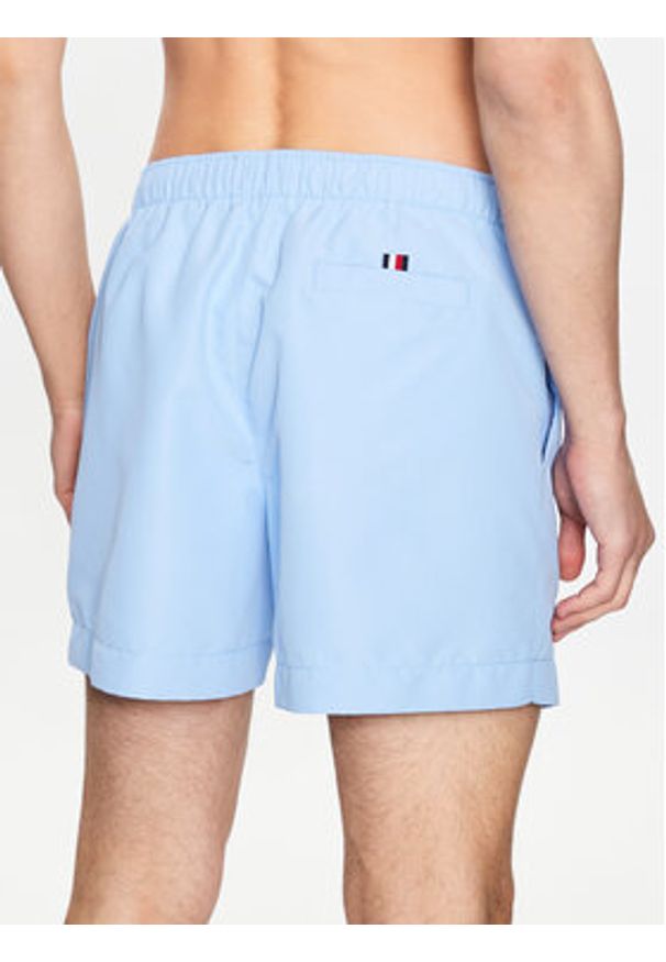 TOMMY HILFIGER - Tommy Hilfiger Szorty plażowe Medium Drawstring UM0UM02857 Błękitny Regular Fit. Okazja: na plażę. Kolor: niebieski. Materiał: syntetyk