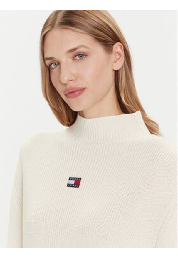 Tommy Jeans Sweter Badge DW0DW21676 Écru Relaxed Fit. Materiał: bawełna