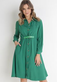 Born2be - Zielona Sukienka Midi z Gumką w Pasie i Dodatkowym Paskiem ze Sprzączką Zawadi. Kolor: zielony. Materiał: skóra. Długość rękawa: długi rękaw. Typ sukienki: koszulowe. Długość: midi #4