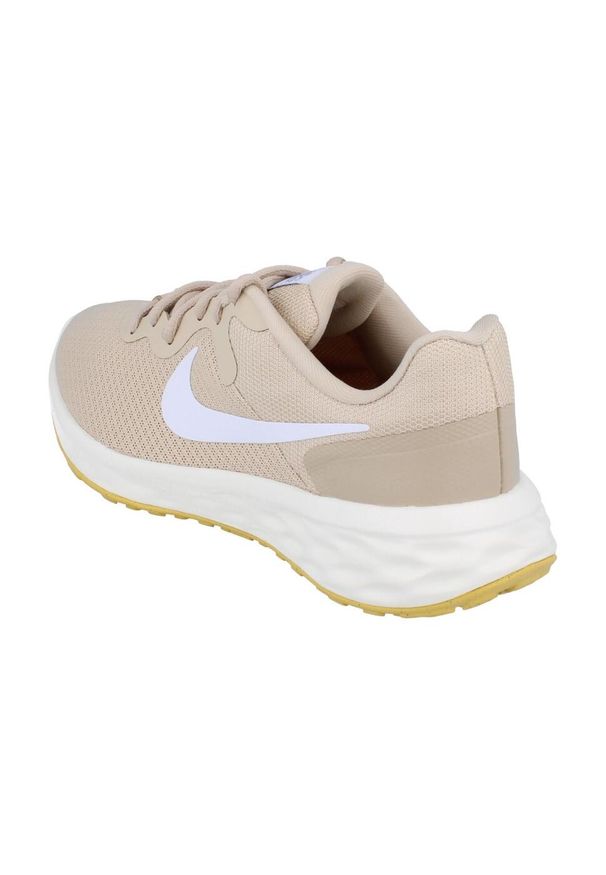 Buty do biegania damskie Nike Revolution 6 NN. Zapięcie: sznurówki. Kolor: brązowy. Materiał: syntetyk, tkanina, materiał. Szerokość cholewki: normalna. Model: Nike Revolution. Sport: bieganie