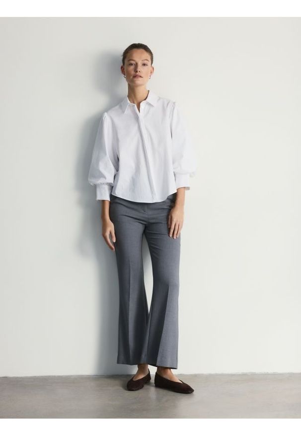 Reserved - Koszula z bufiastymi rękawami - złamana biel. Materiał: tkanina, bawełna