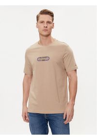 TOMMY HILFIGER - Tommy Hilfiger T-Shirt Track Graphic MW0MW34429 Beżowy Regular Fit. Kolor: beżowy. Materiał: bawełna #1