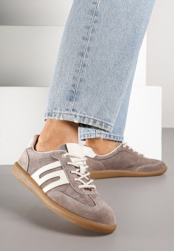 Renee - Brązowe Sneakersy Tenisówki ze Skóry Naturalnej z Geometrycznym Wzorem Carolie. Okazja: na co dzień. Kolor: brązowy. Materiał: skóra. Wzór: geometria. Sezon: wiosna