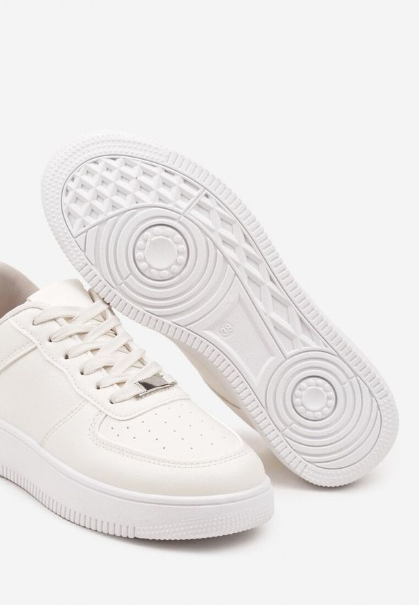 Born2be - Beżowe Sneakersy z Perforacją na Nosku Elletia. Okazja: na co dzień, na spotkanie biznesowe. Zapięcie: sznurówki. Kolor: beżowy. Materiał: bawełna, jeans, materiał