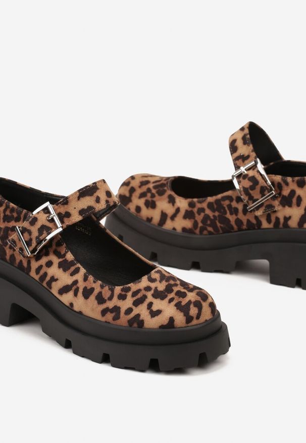 Born2be - Brązowe Półbuty Mary Jane na Grubej Podeszwie Zapinane na Sprzączkę Navrina. Okazja: na co dzień, do pracy. Nosek buta: okrągły. Zapięcie: sprzączka. Kolor: brązowy. Materiał: jedwab, jeans. Styl: casual, elegancki