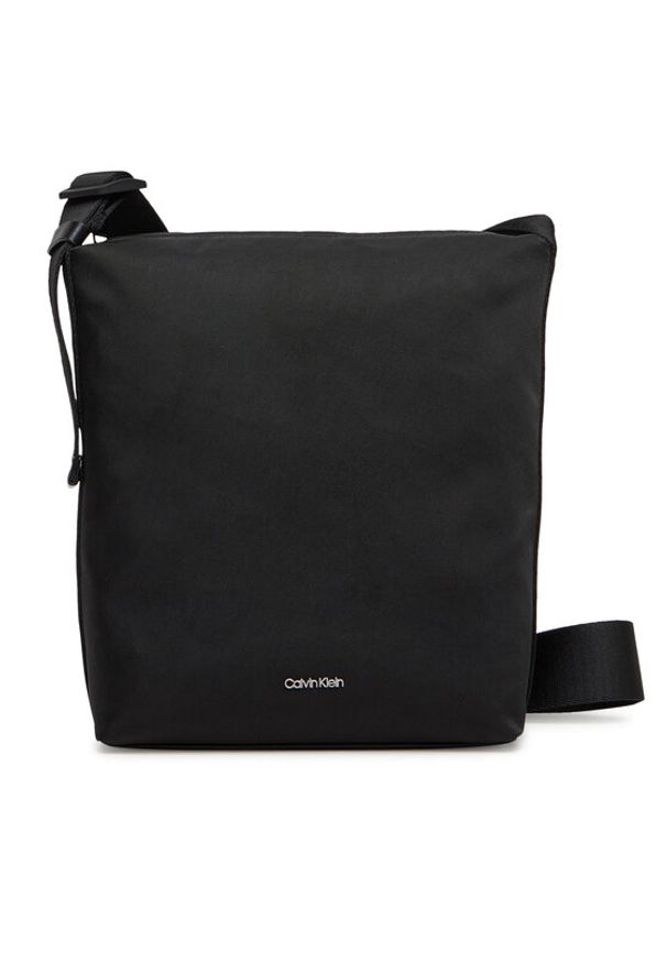 Calvin Klein Saszetka Ck Ease Hobo S K50K512965 Czarny. Kolor: czarny. Materiał: materiał