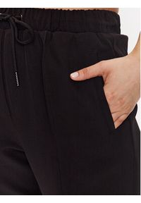 Bruuns Bazaar Spodnie materiałowe RubySus Livia BBW3242 Czarny Regular Fit. Kolor: czarny. Materiał: materiał, syntetyk