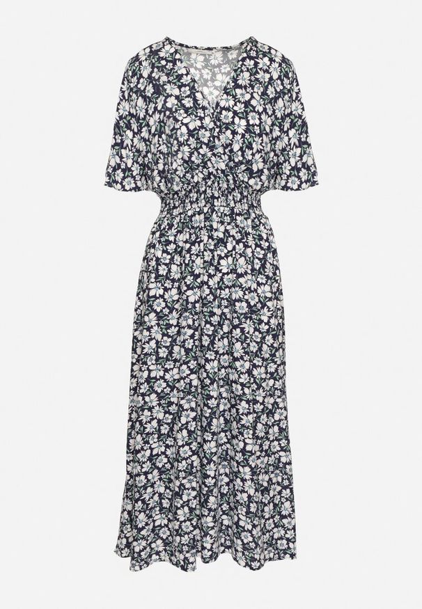 Born2be - Granatowa Kopertowa Sukienka w Kwiatowy Wzór o Rozkloszowanym Kroju Valriz. Okazja: na randkę, na co dzień, na spotkanie biznesowe. Typ kołnierza: dekolt w serek. Kolor: niebieski. Długość rękawa: krótki rękaw. Wzór: kwiaty. Typ sukienki: kopertowe. Styl: klasyczny, casual, elegancki, biznesowy