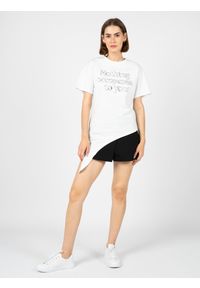 Silvian Heach T-Shirt | GPP23020TS | Kobieta | Biały. Okazja: na co dzień. Kolor: biały. Materiał: bawełna. Długość rękawa: krótki rękaw. Długość: krótkie. Wzór: napisy. Styl: casual