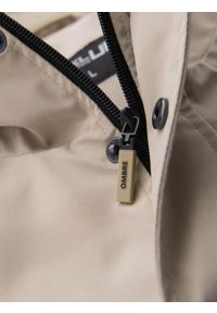 Ombre Clothing - Funkcjonalna męska kurtka przejściowa z kapturem – beżowa V3 - Rozmiar: M. Okazja: na co dzień. Typ kołnierza: kaptur. Kolor: beżowy. Materiał: tkanina, poliester, materiał. Wzór: gładki. Styl: casual #13