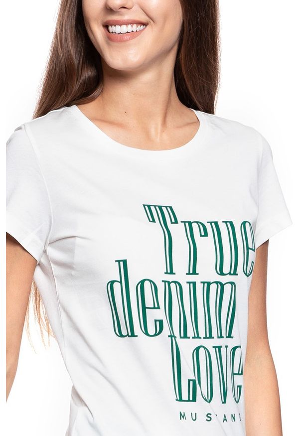 Mustang - MUSTANG T SHIRT DAMSKI Alexia C Print Cloud Dancer 1008971 2020. Wzór: nadruk