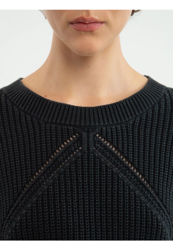 Big-Star - Sweter damski z ozdobnym splotem czarny Acidia 906. Okazja: na co dzień. Kolor: czarny. Materiał: dzianina, jeans, skóra. Wzór: ze splotem. Sezon: zima, jesień. Styl: casual, elegancki